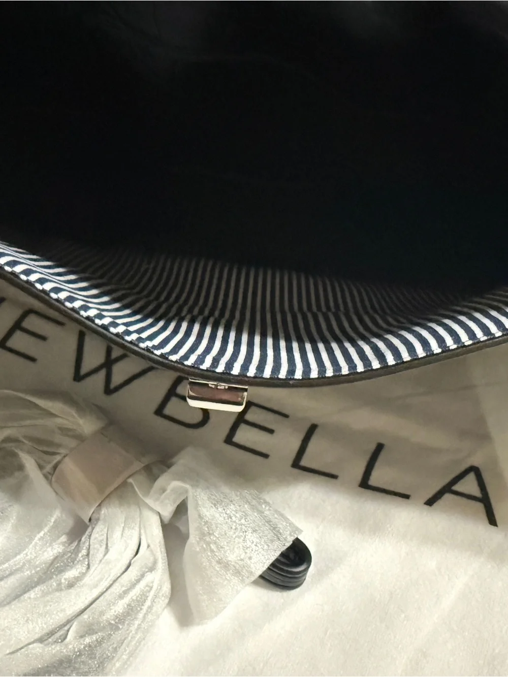 Newbella black croc